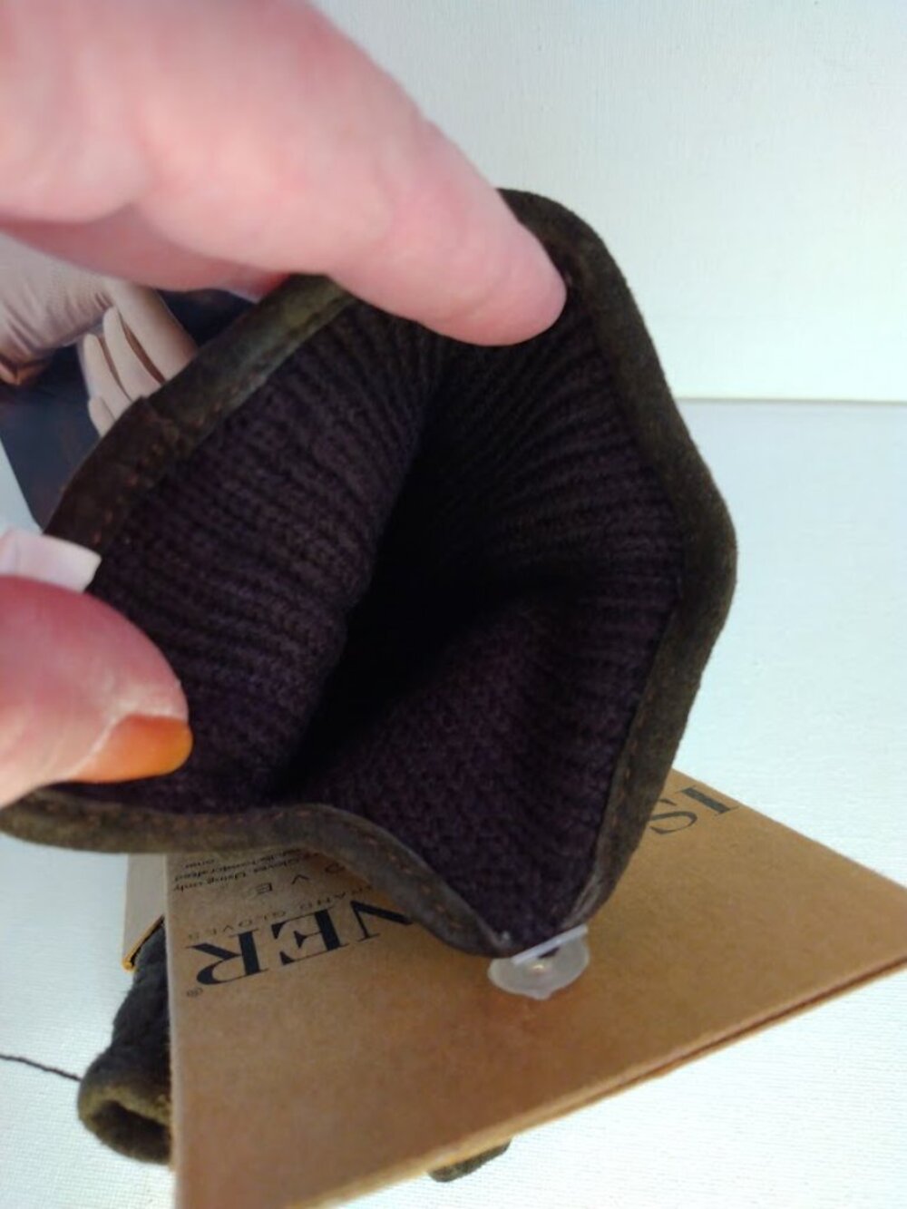 Lot of 2 Vintage Women's Isotoner Gloves Black Fleece Lined & Brown Suede OSFM - Picture 5 of 11